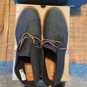 Mens TOMS boots size 10 new